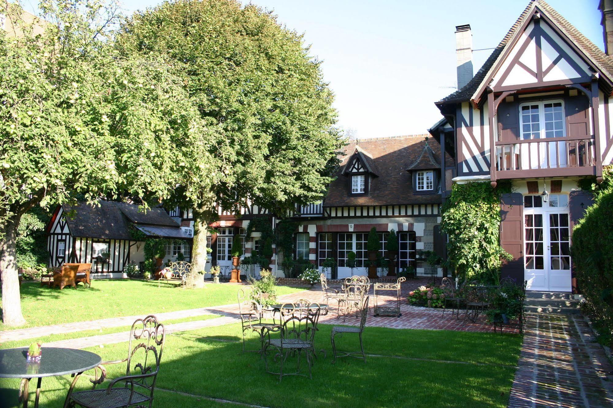 Villa Gypsy Hotel Deauville Exterior photo